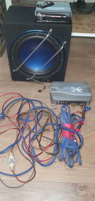 CD Soni усилвател Soni комплект с всички кабели бушон всичко работи