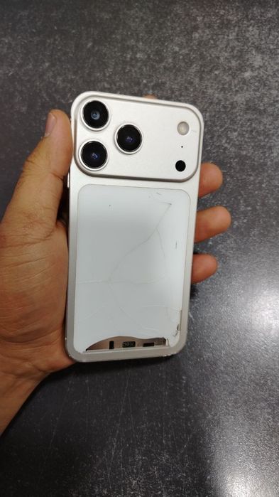 Uphone xr 17 pro korpus radnoy