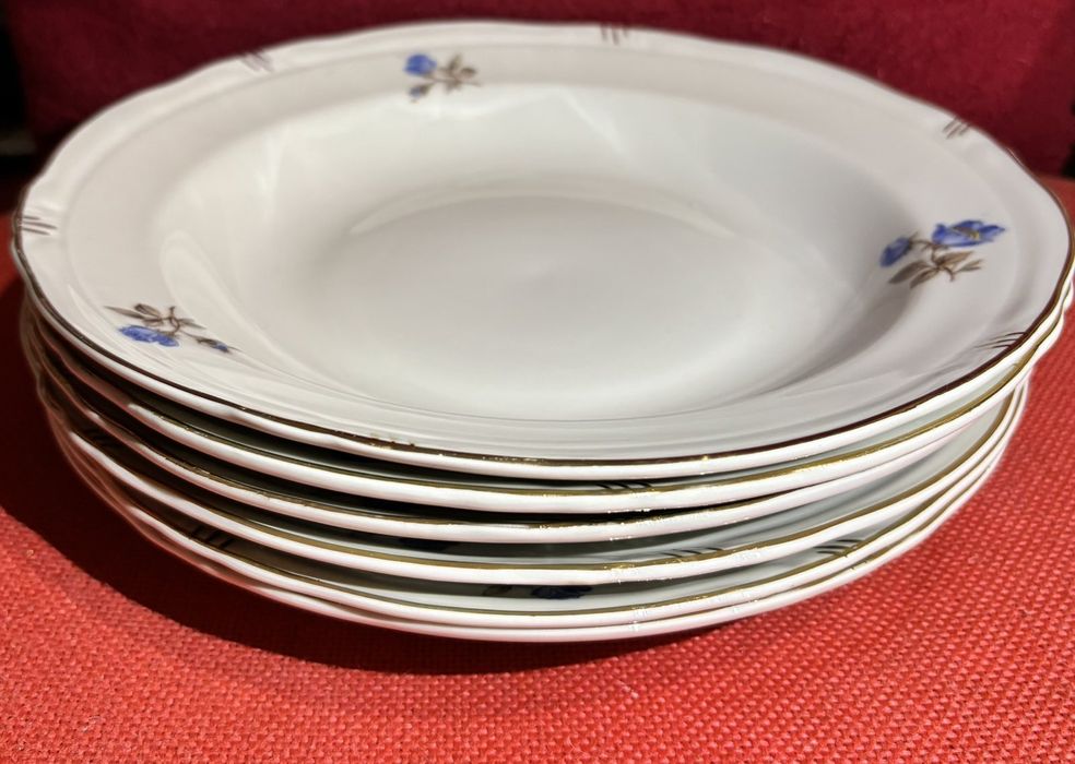 Емблематичен български порцеланов сервиз