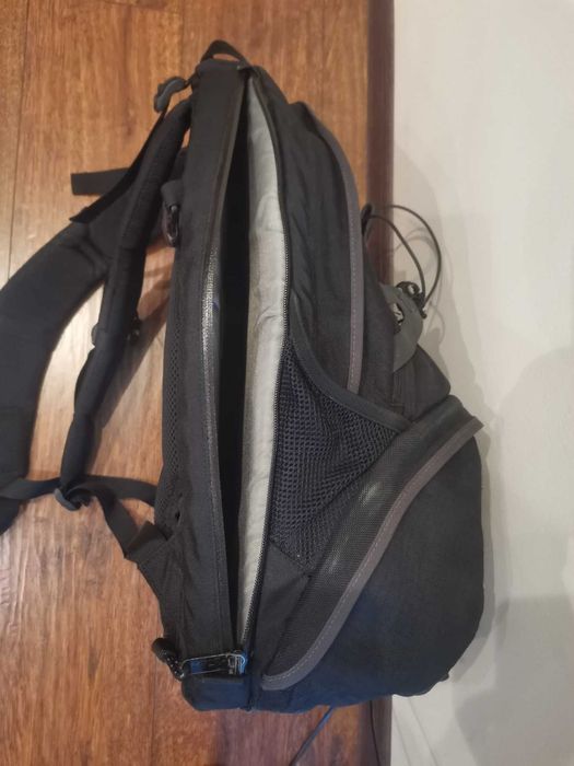 Продавам
Раница Lowepro CompuRover AW
