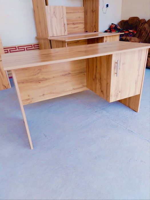 Стол бир тумбалик письменный стол