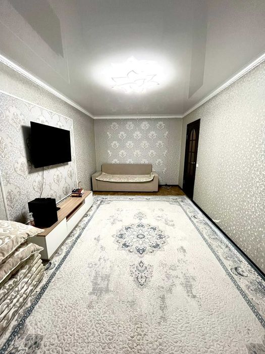 Продать 2-х комн квартиру район Строитель .