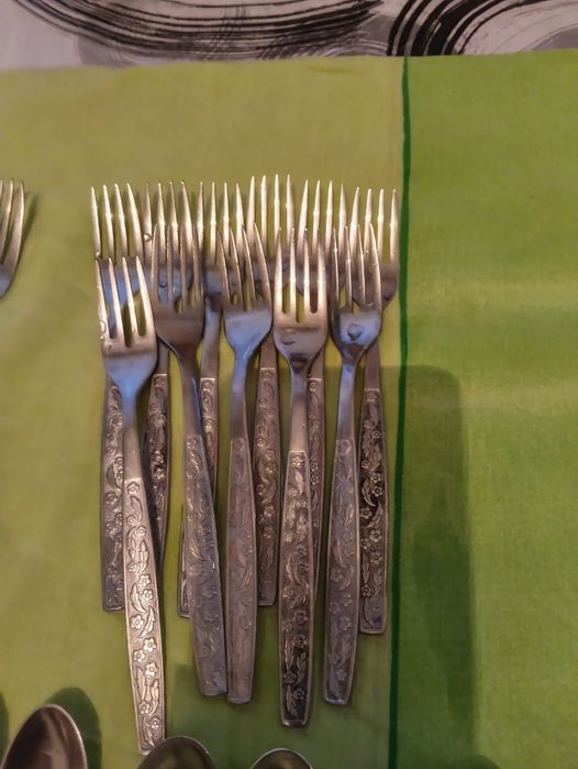 Столовые приборы
