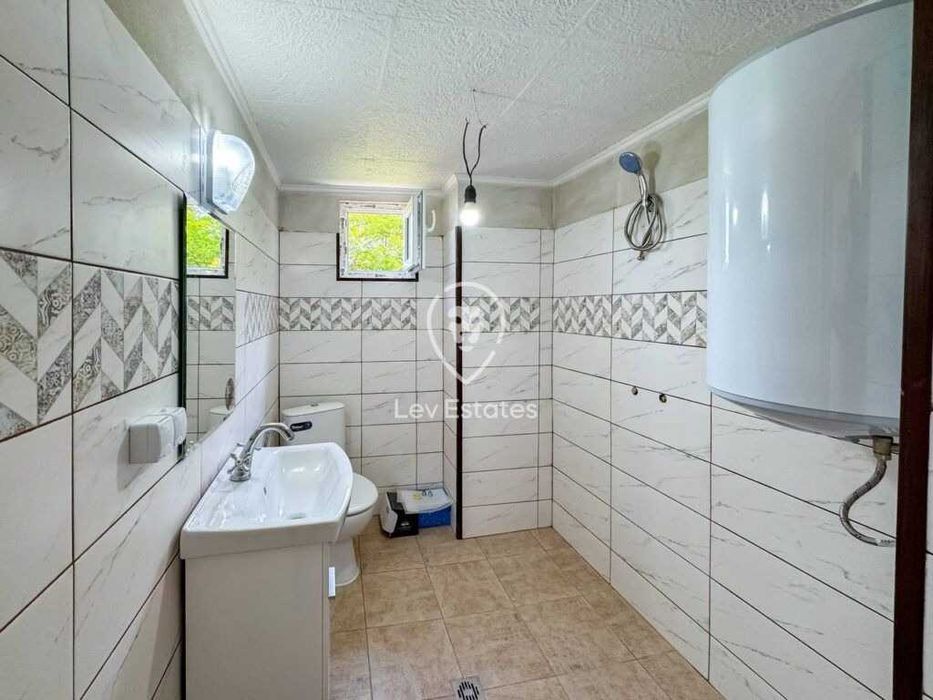 Едноетажна къща след основен ремонт в село Дюлево, област Бургас