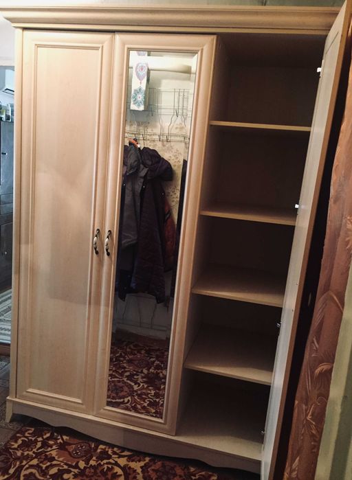 Продам Шифоньер (Шкаф) Б/У