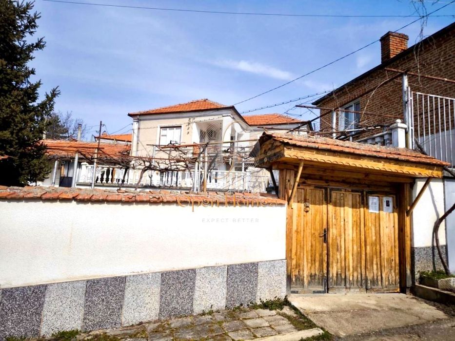 Къща в Пловдив, област-с.Розовец площ 100 цена 71000