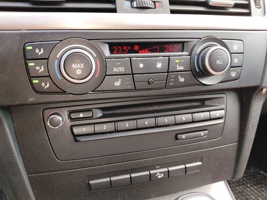 Vând BMW seria 3 XDrive 2.0 diesel 2012 impecabil!!