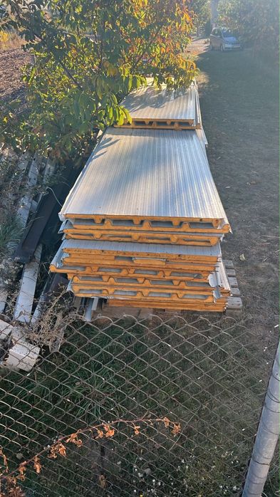 Hala completa structura metalica panou sandwici