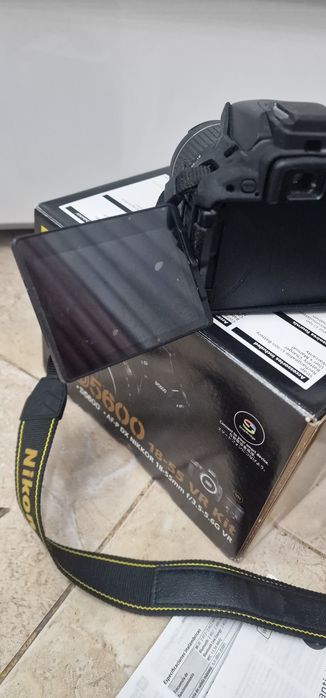 Nikon D5600 перфектен