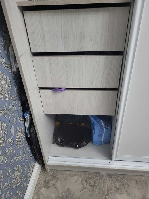 Шкаф купе с зеркалом