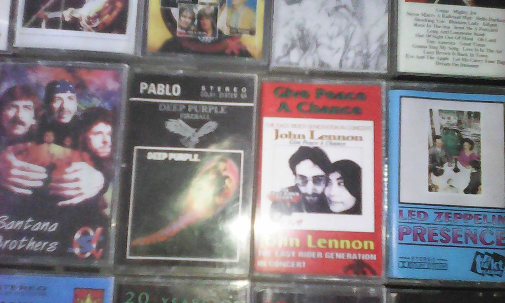 Casete cu muzica straina rock si altte genuri in stare perfecta ca nou