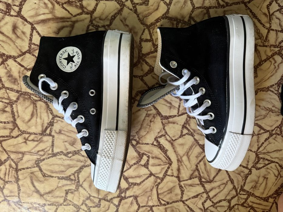 Дамски високи кецове Converse