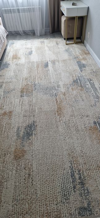 Продам ковёр 2×4