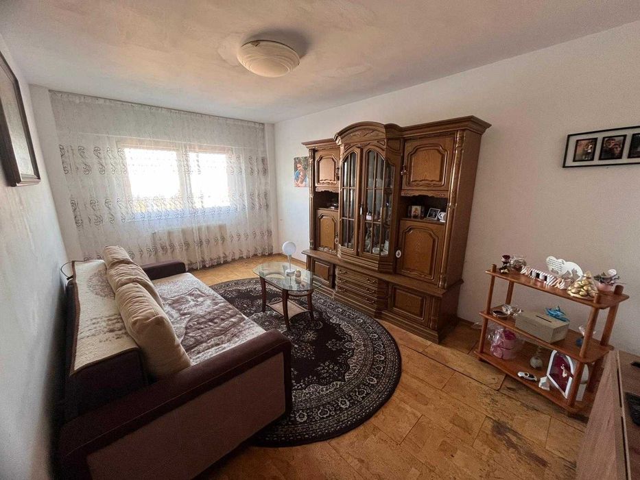 Proprietar, vând apartament cu 3 camere, str. Calea București, cartier Astra, Brașov