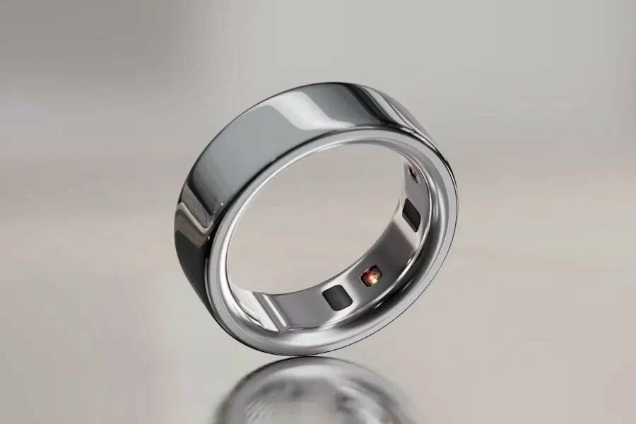 Oura ring 4           size 8