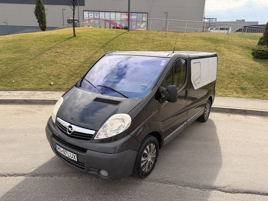 Opel vivaro 2.5 Diesel 8+1