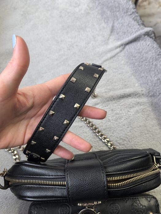 Чанта и портфейл Guess
