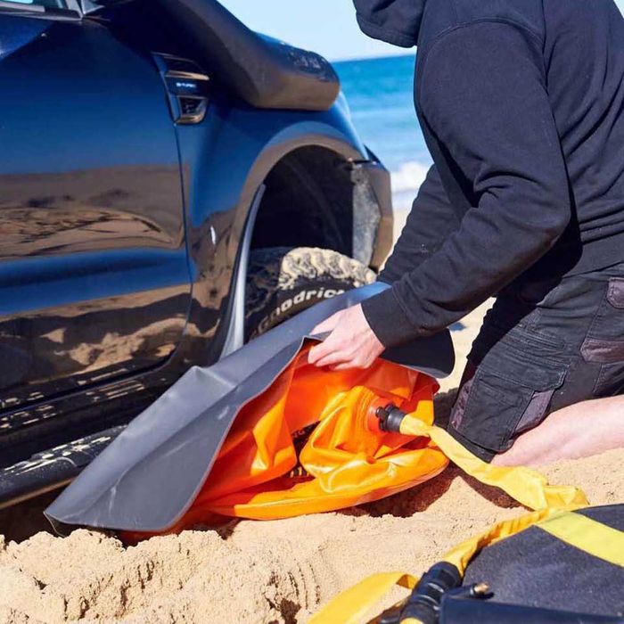 Cric pneumatic OFF-ROAD cu actionare dubla Bushranger XJack