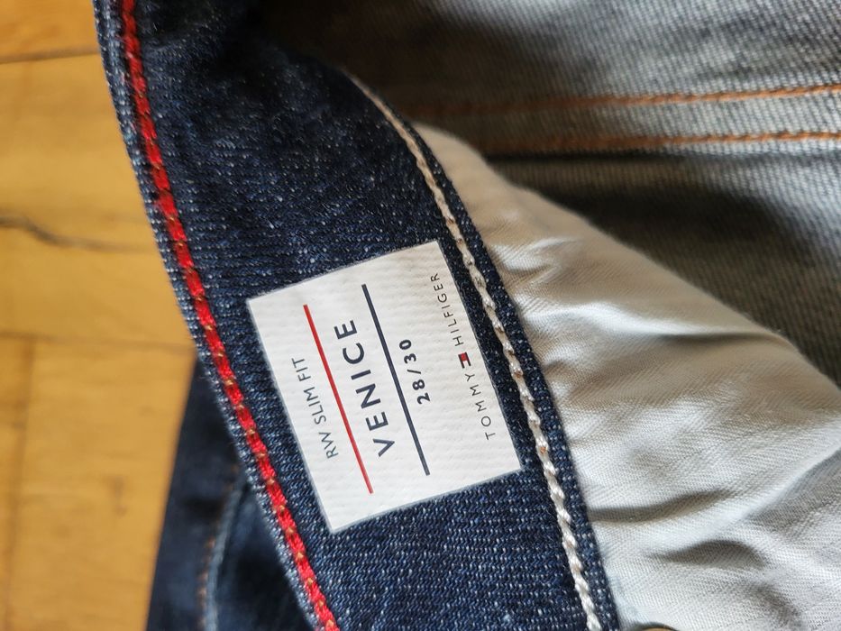 Blugi Tommy Hilfiger marime 28