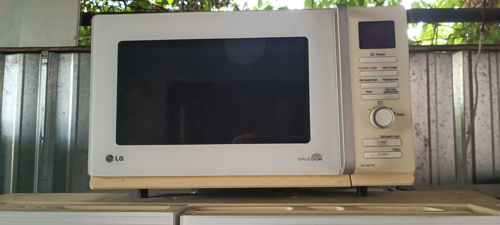 Продам микроволновку лдж