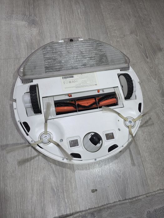 Mi Robot Vacuum-Mop Essential