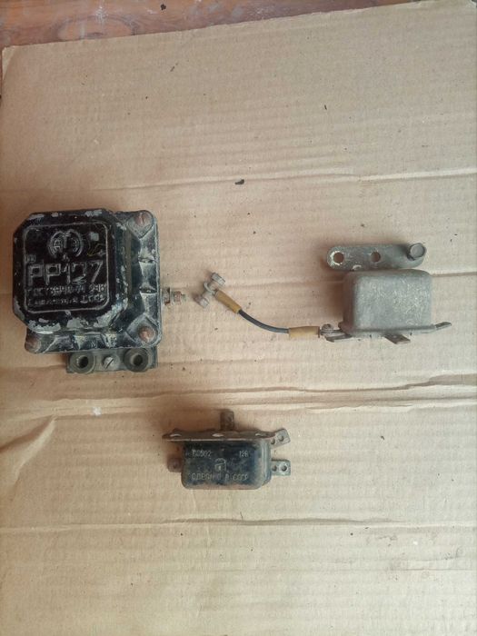 Зеркала и фары автомобильные