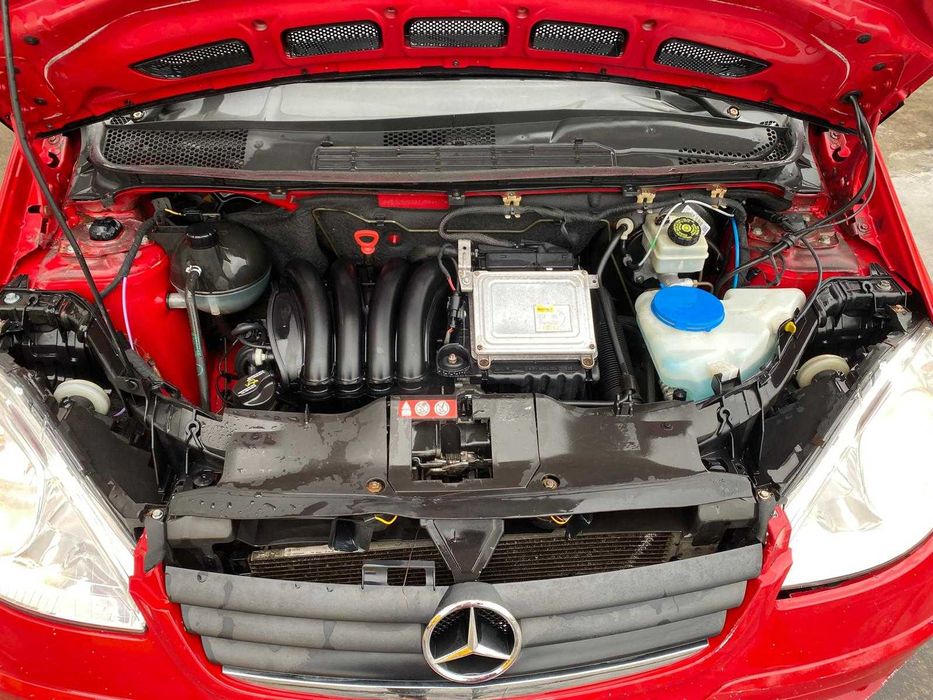 Dezmembrez Mercedes A 150i W169/usa/haioin/interior/volan/jante/oglinda/geam/capota/bara/faruri/stopuri/grila