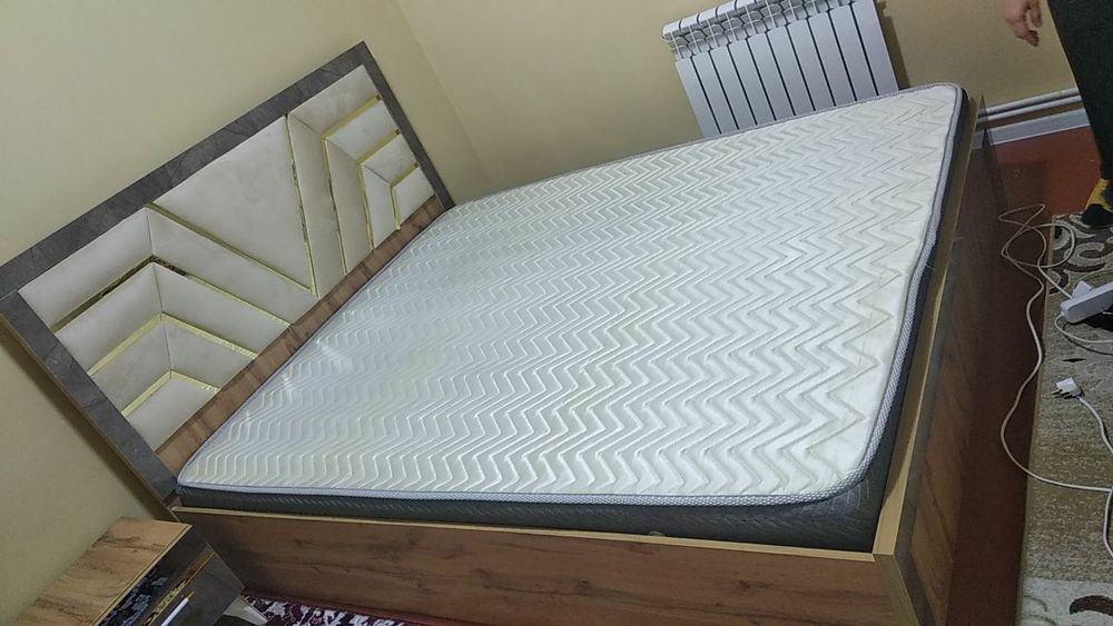 Мебел комплект спални трюмо шкаф