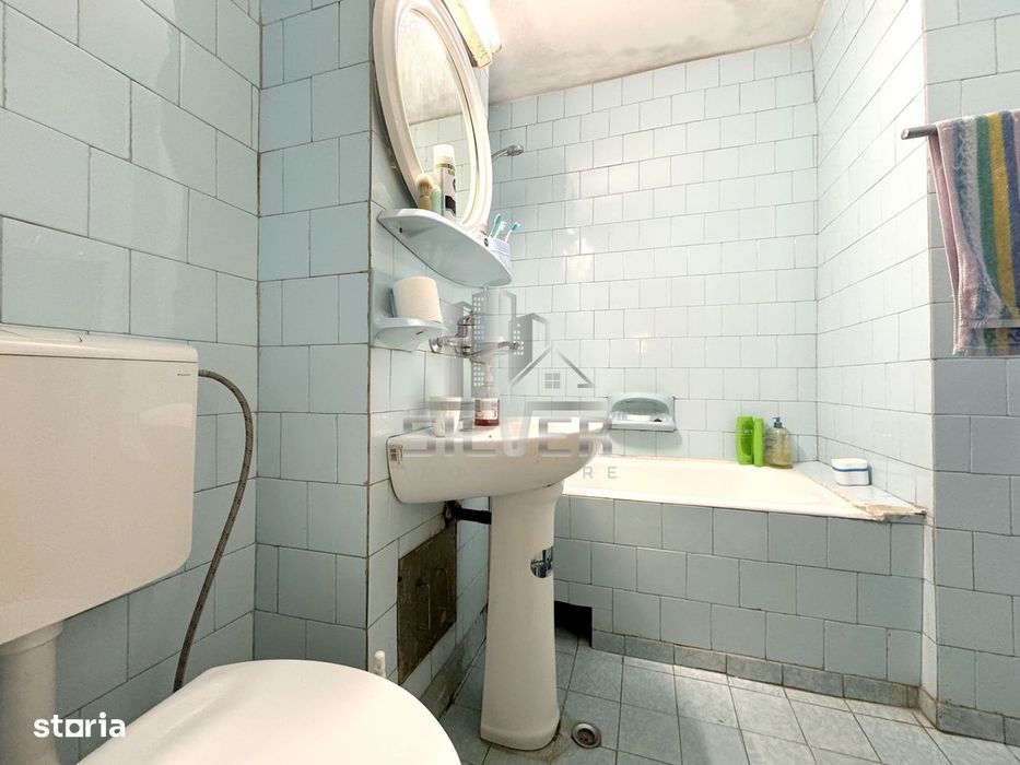 Apartament cu 4 camere/80 mp/zona strazii Peana.