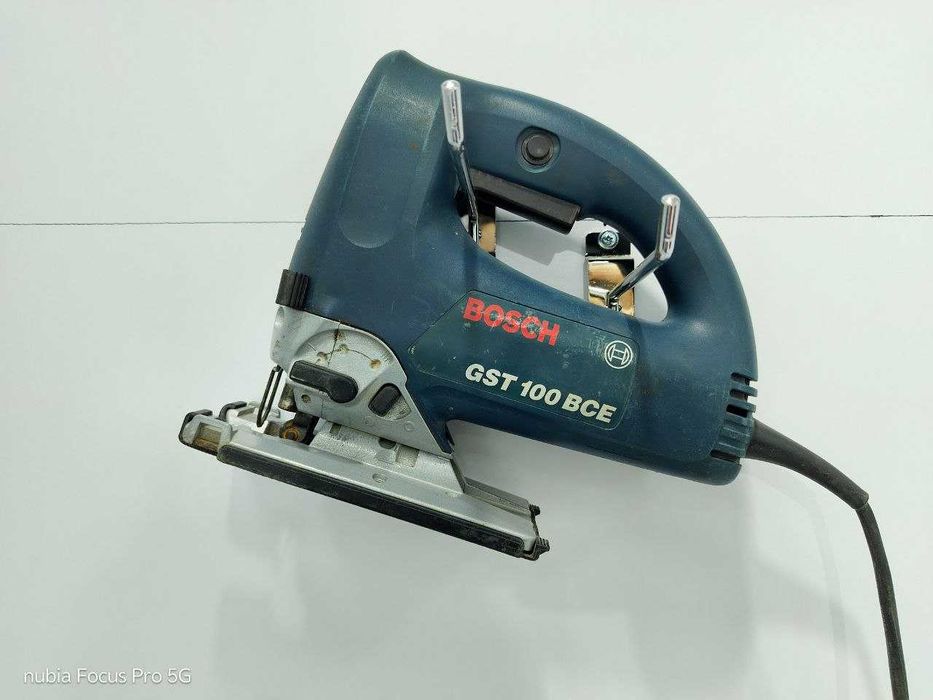 Продаю Лобзик Bosch