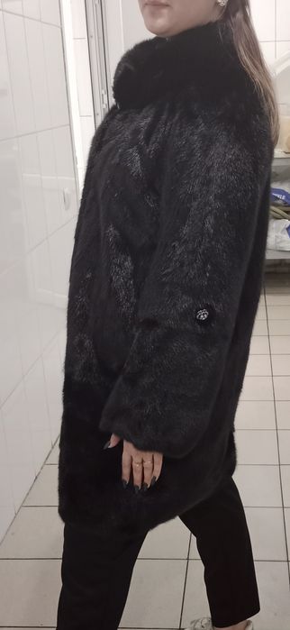 Продам шубу  черный бриллиант