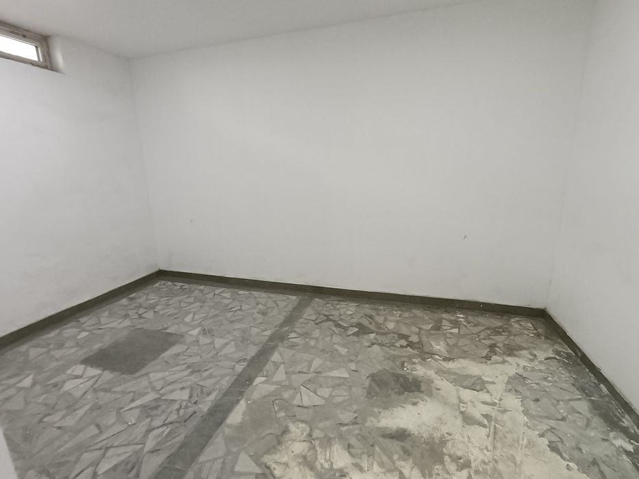 Тадбиркорлик ёки ишлаб чикариш учун йул буйидан 5 хонали уй