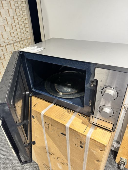 Микроволновка Samsung ME81MRTB