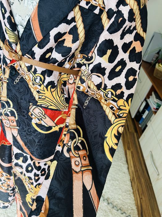 Costum Asos nou fara defecte