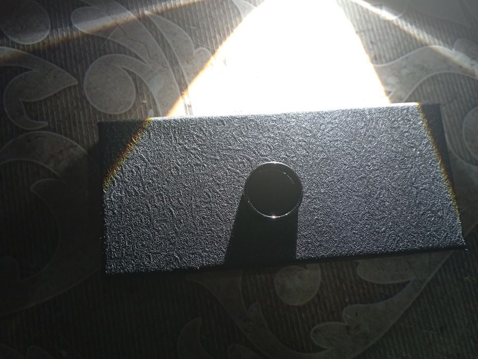 Кольцо термометр на пальце