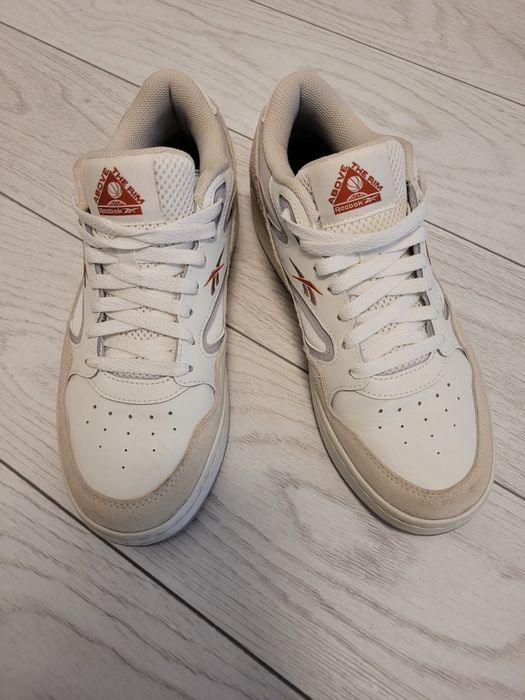 Reebok marime 42. Papuci, incalcaltaminte, adidasi.