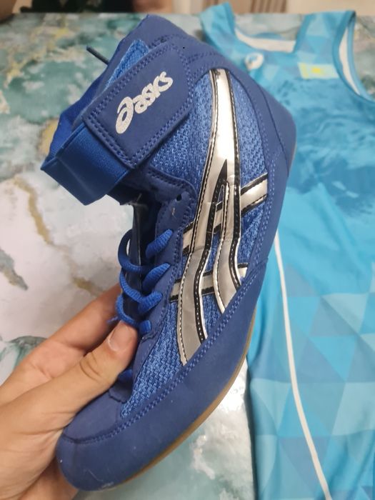 Күрес киімі сатылымда