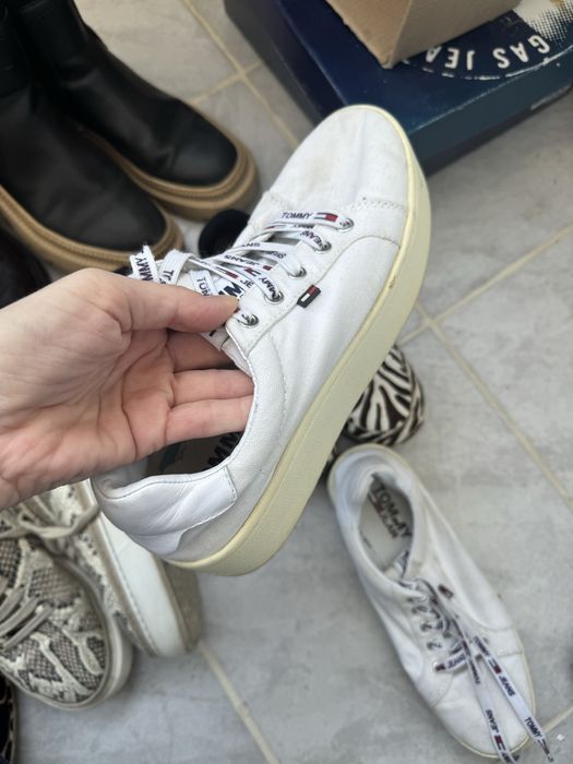 Боти, сникърси Tommy, Zara, UGG, Woden, NB животински принт