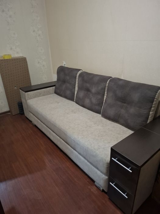 Диван . В хорошем состоянии