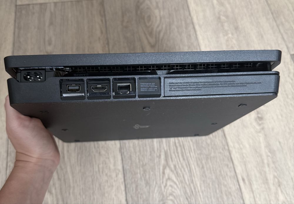 Sony PlayStation 4 Slim