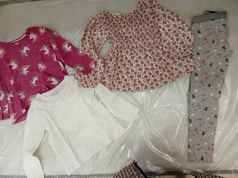 5 комплекта момиче 5-6  г.- 20 лв.