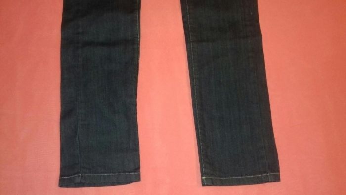 Pantaloni                      .