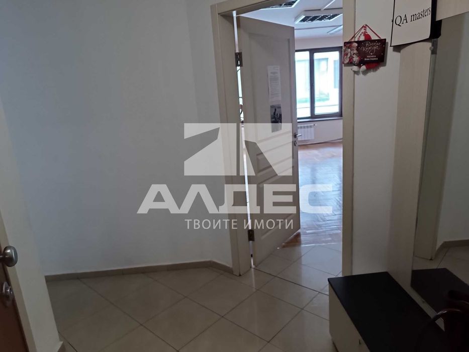 Дава се под наем Офис в София, Лозенец - 76 кв.м за 698.19 € - Снимка #3