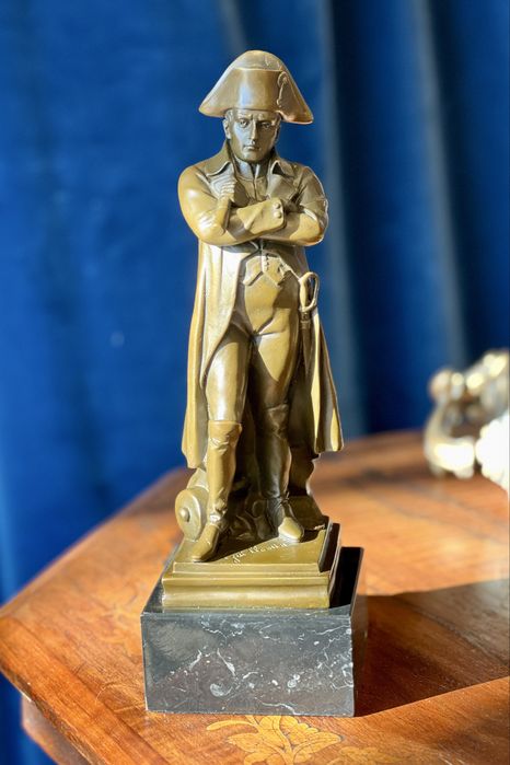 Statuetă bronz cu soclu marmură – Napoleon – semnată