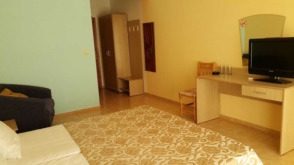 Дава се под наем Хотел в с. Равда, Област Бургас - 2155 кв.м за 55000 € - Снимка #2