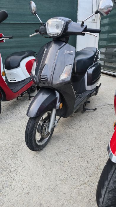 SCUTERE  49 și 125cc Yamaha Kymko