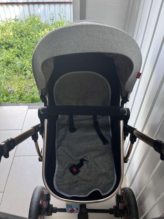 Коляска зима-лето, регулируется