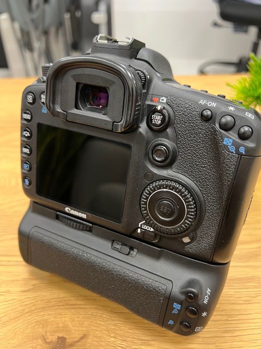 Професионален Фотоапарат Canon 7D