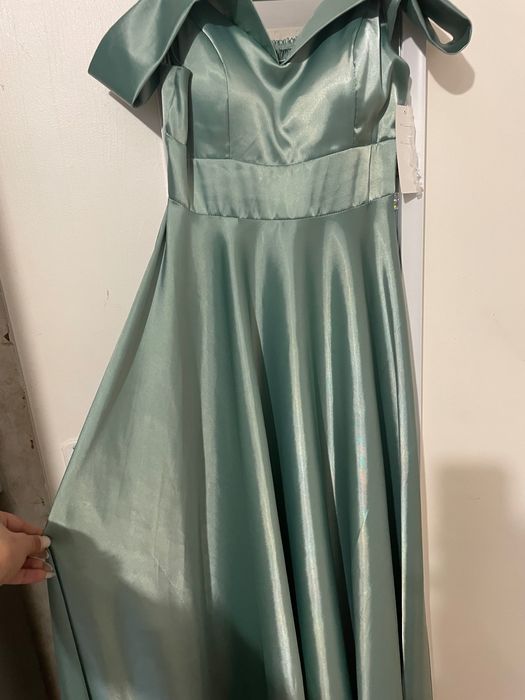 Продавам нова рокля