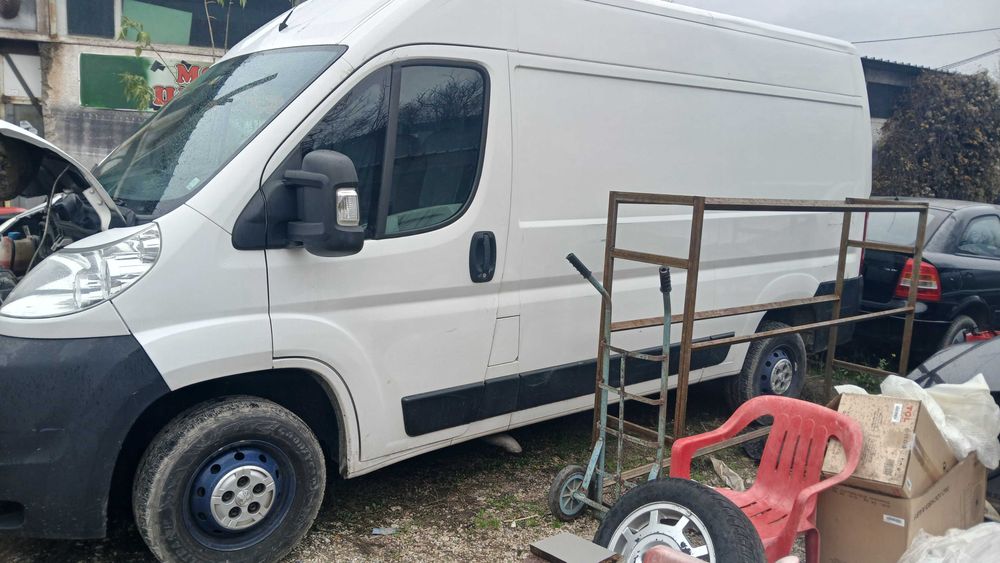 Продавам товарен бус Peugeot Boxer 2.2 HDI
